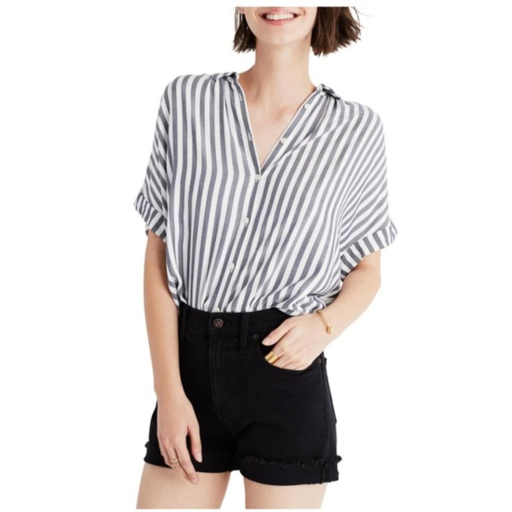 Madewell High Rise Denim Shorts in Washed Black